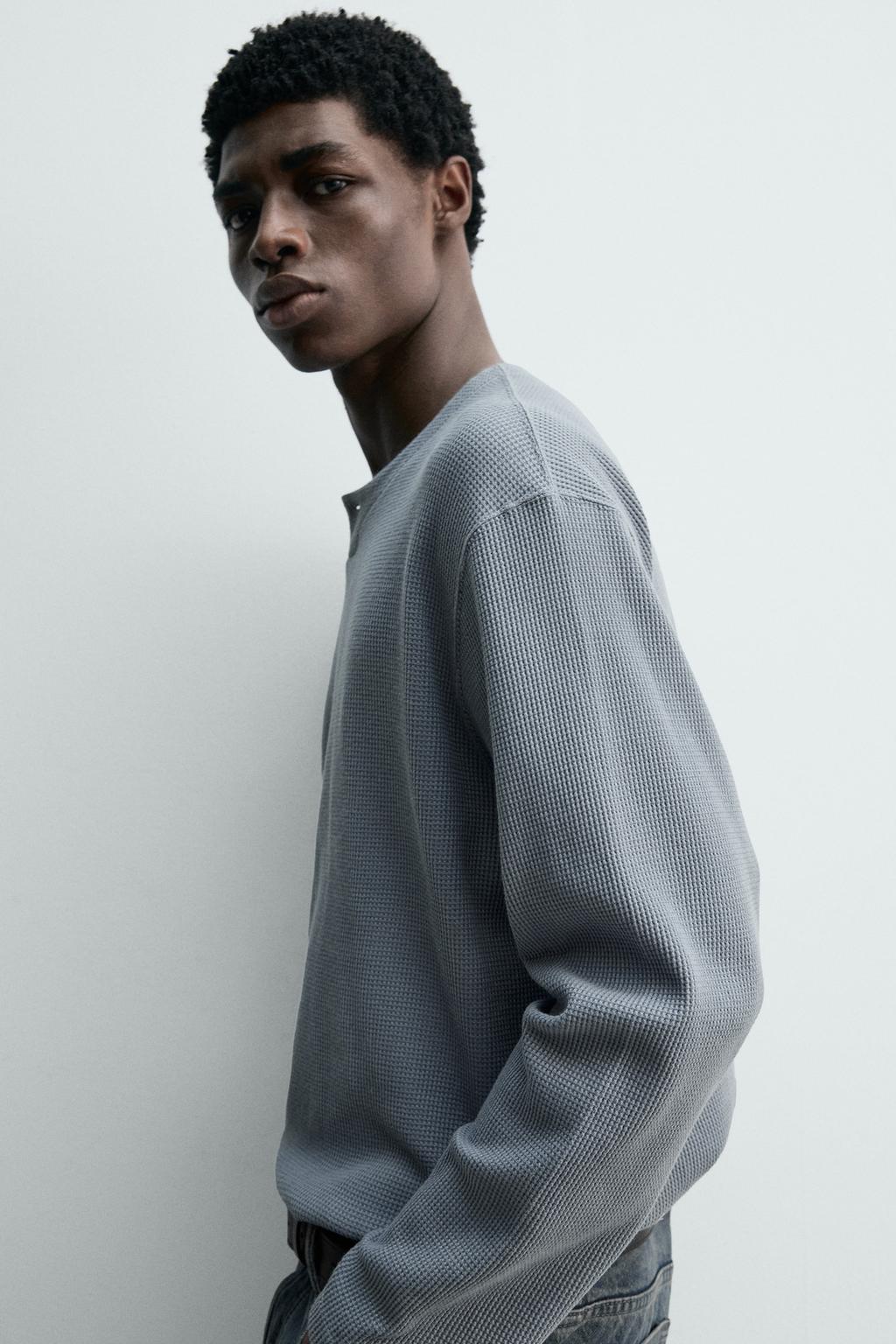 ФУТБОЛКА ВАФЕЛЬНОГО ПЕРЕПЛЕТЕНИЯ С ВОРОТНИКОМ НА ПУГОВИЦАХ