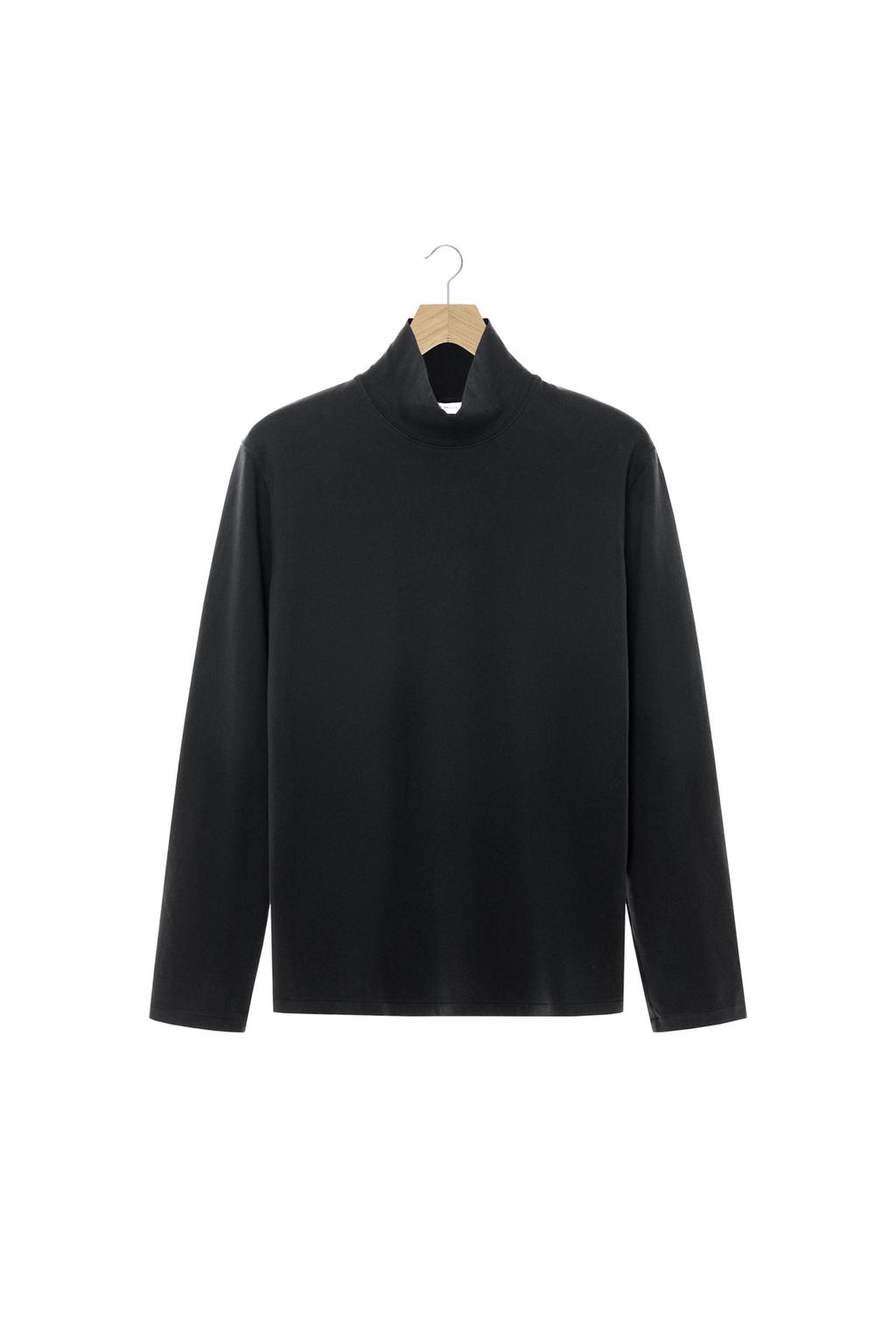 ФУТБОЛКА С ВОРОТНИКОМ-СТОЙКОЙ