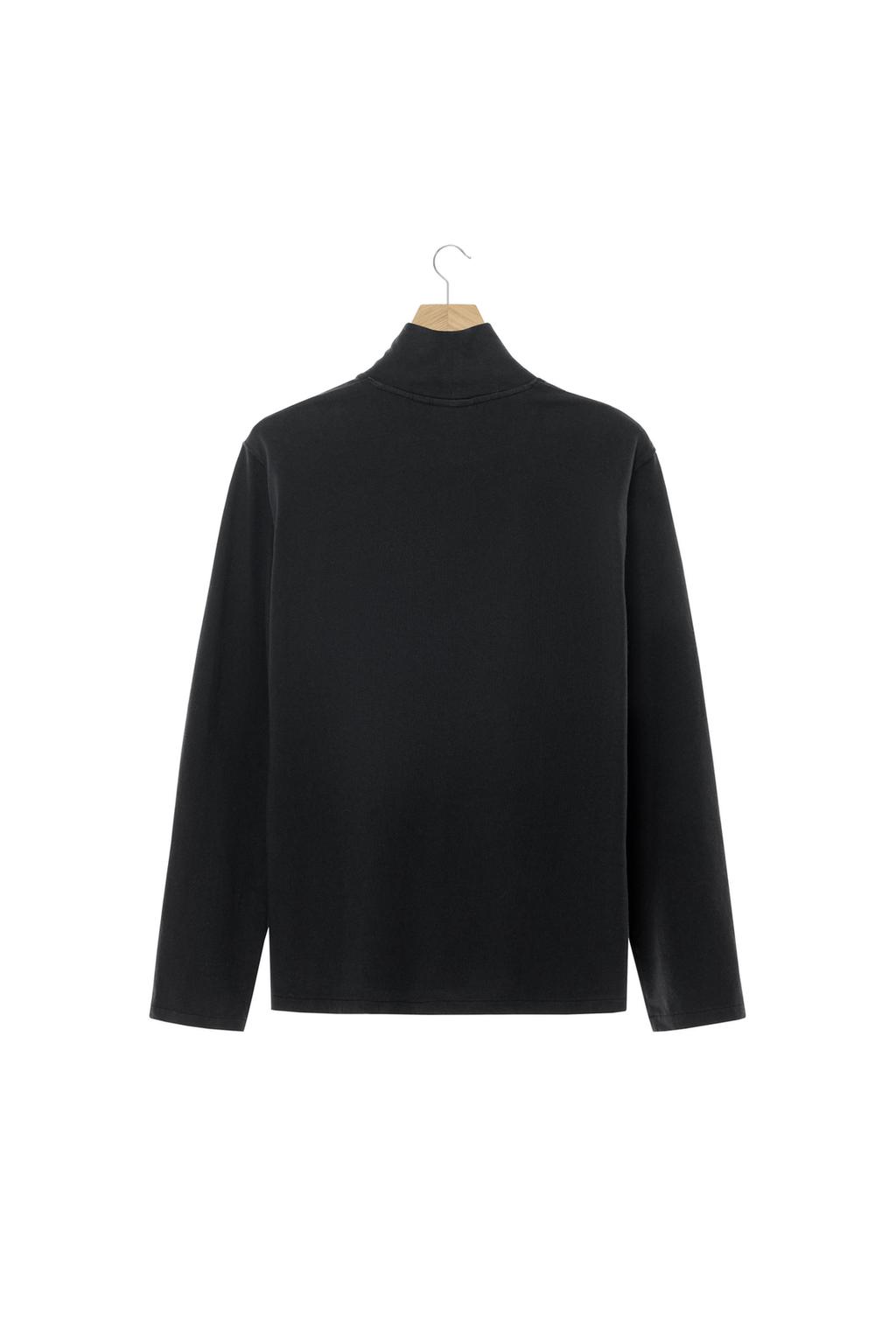 ФУТБОЛКА С ВОРОТНИКОМ-СТОЙКОЙ