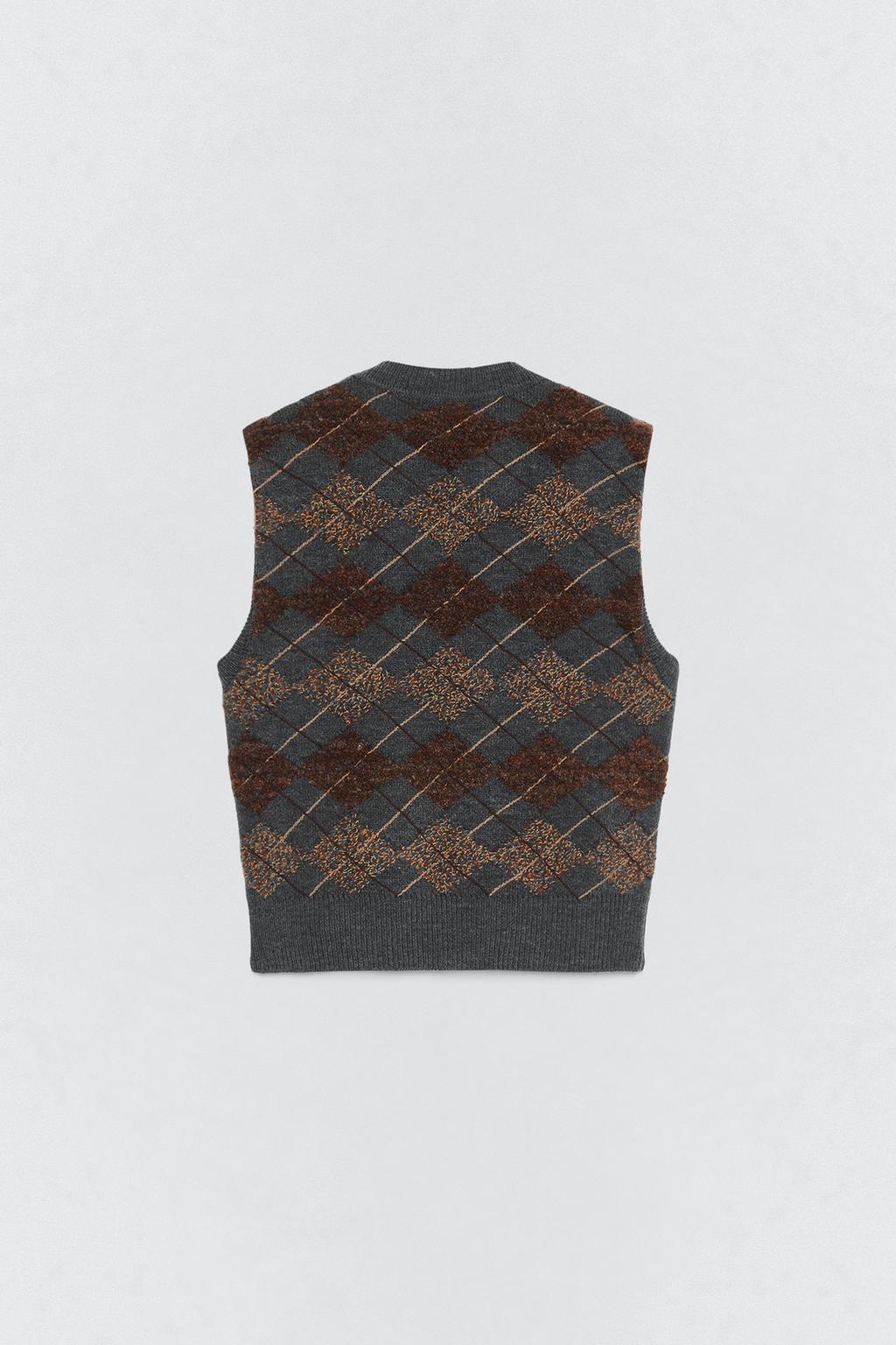 Жилет с аргайловым узором и текстурой от soshiotsuki x zara