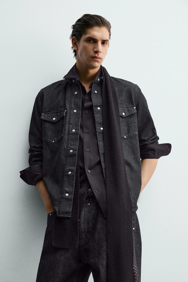 ДЖИНСОВАЯ РУБАШКА В КОВБОЙСКОМ СТИЛЕ С ЗАКЛЕПКАМИ