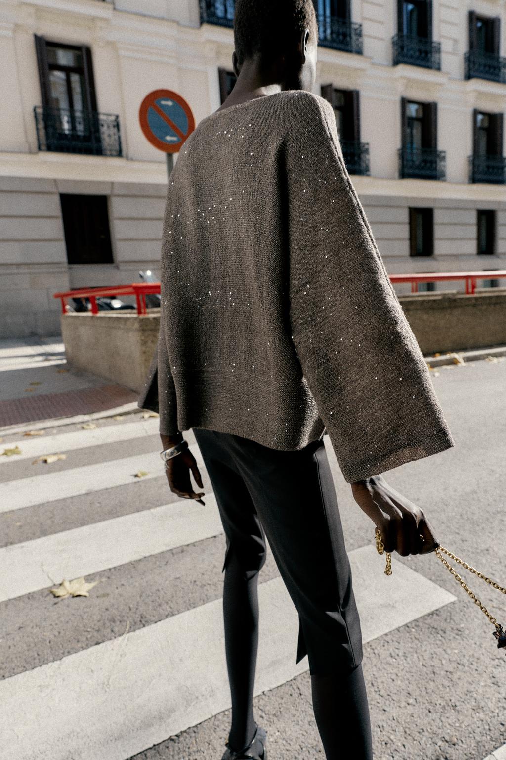 ВЯЗАНЫЙ СВИТЕР С ПАЙЕТКАМИ