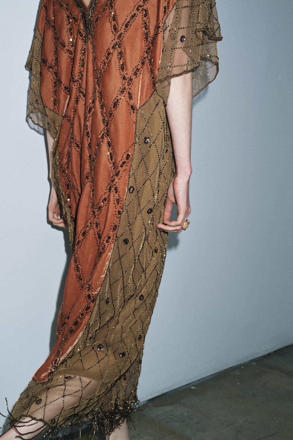 КОМБИНИРОВАННОЕ ПЛАТЬЕ ИЗ БАРХАТА С ПАЙЕТКАМИ И БУСИНАМИ LIMITED EDITION