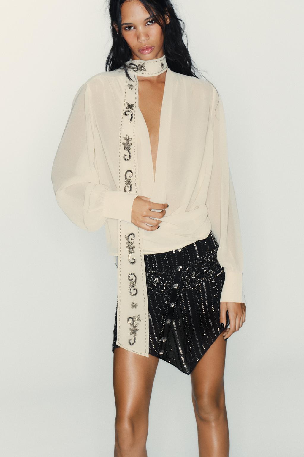 РУБАШКА ИЗ ЖОРЖЕТА С ФУЛЯРОМ И БУСИНАМИ