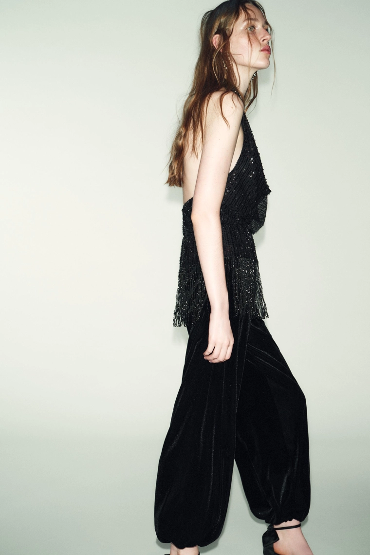 ТОП С ГОРЛОВИНОЙ ХАЛТЕР, БАХРОМОЙ И ПАЙЕТКАМИ