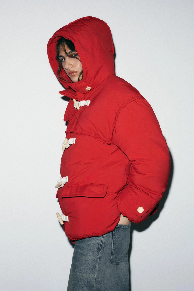 ПУХОВИК С КАПЮШОНОМ, ПЕРЬЯМИ И ПУХОМ, НА НАВЕСНЫХ ПЕТЛЯХ