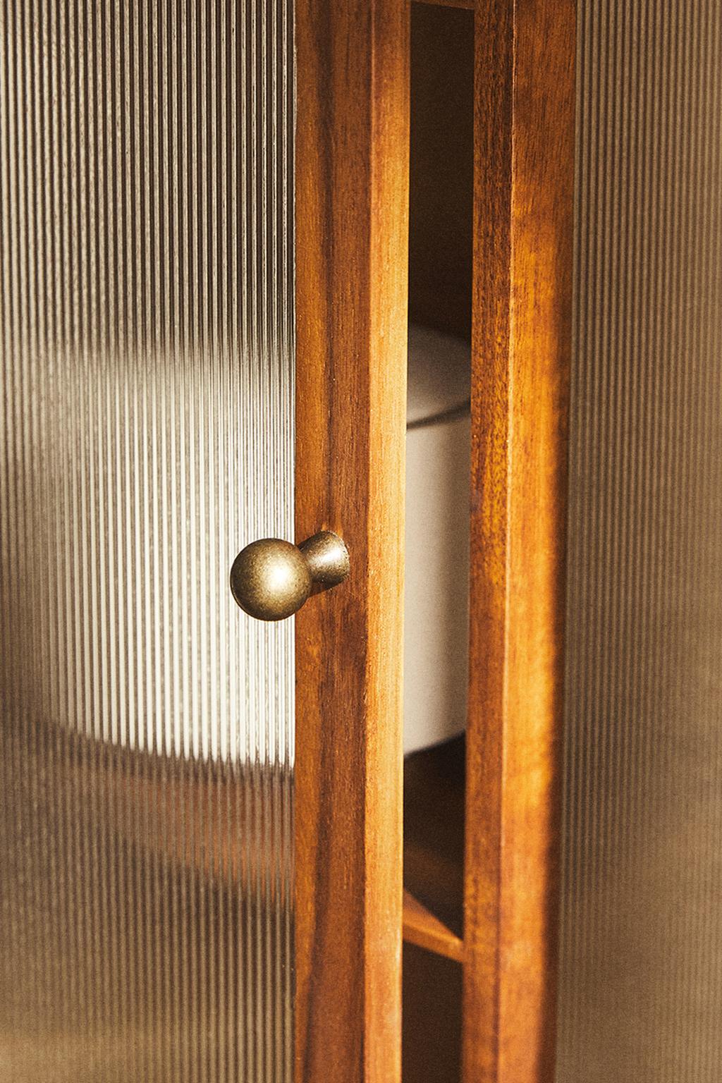 Полка для хранения на стене