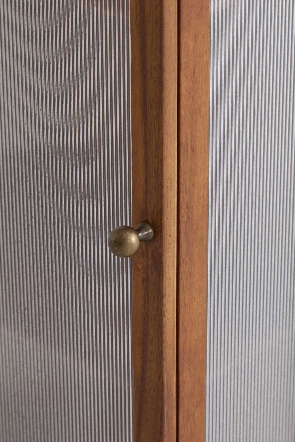 Полка для хранения на стене