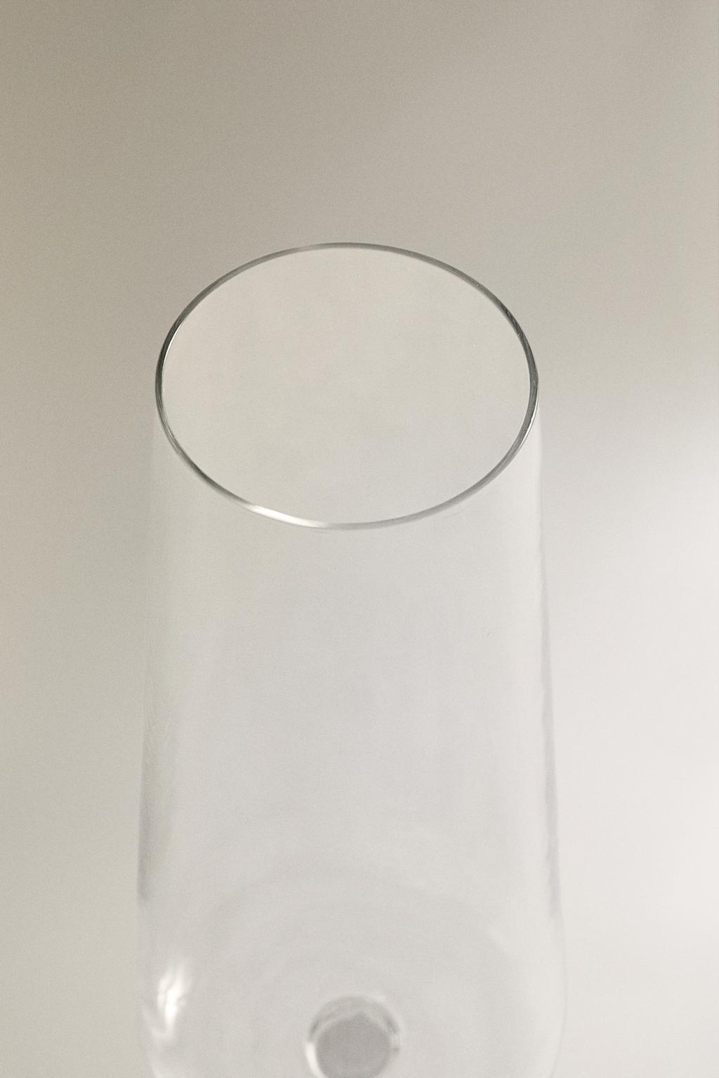 Хрустальная флейта конической формы