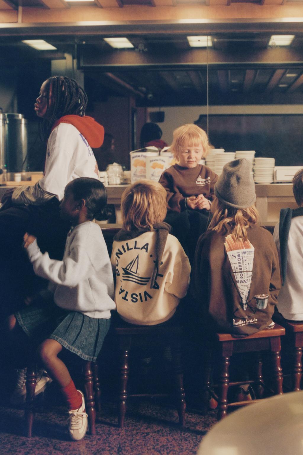 Свитшот с принтом bonilla a la vista ® от zara