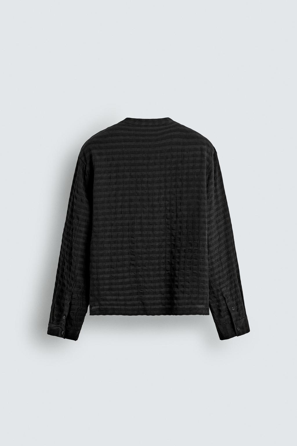 ПОЛО ИЗ СТРУЯЩЕЙСЯ РЕЛЬЕФНОЙ ТКАНИ