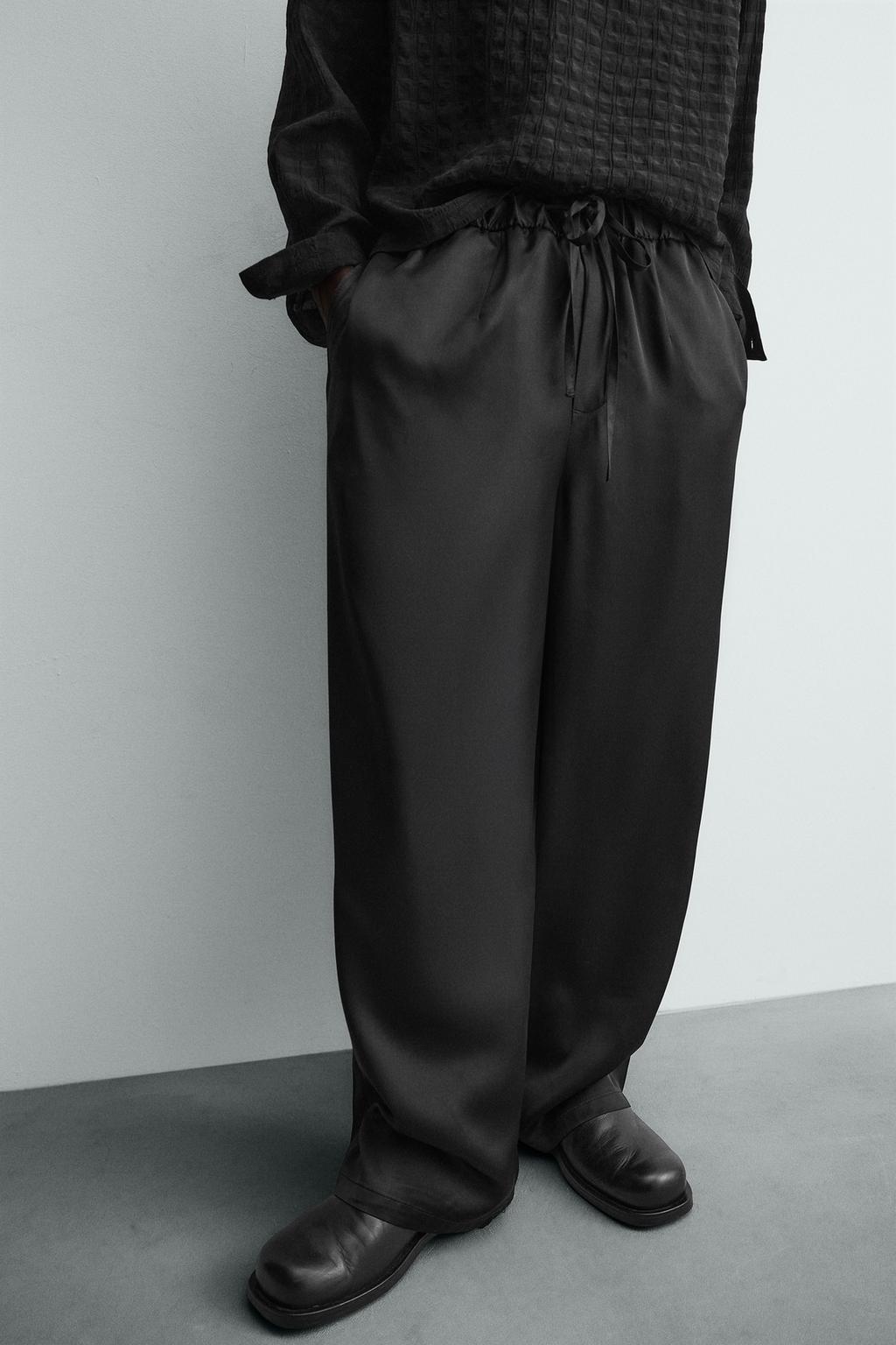 СТРУЯЩИЕСЯ БРЮКИ-ДЖОГГЕРЫ