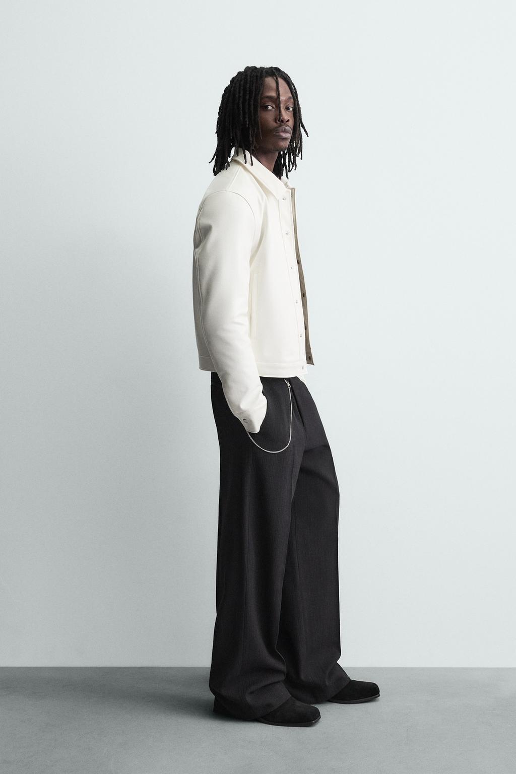 КУРТКА ИЗ БЛЕСТЯЩЕЙ ИСКУССТВЕННОЙ КОЖИ