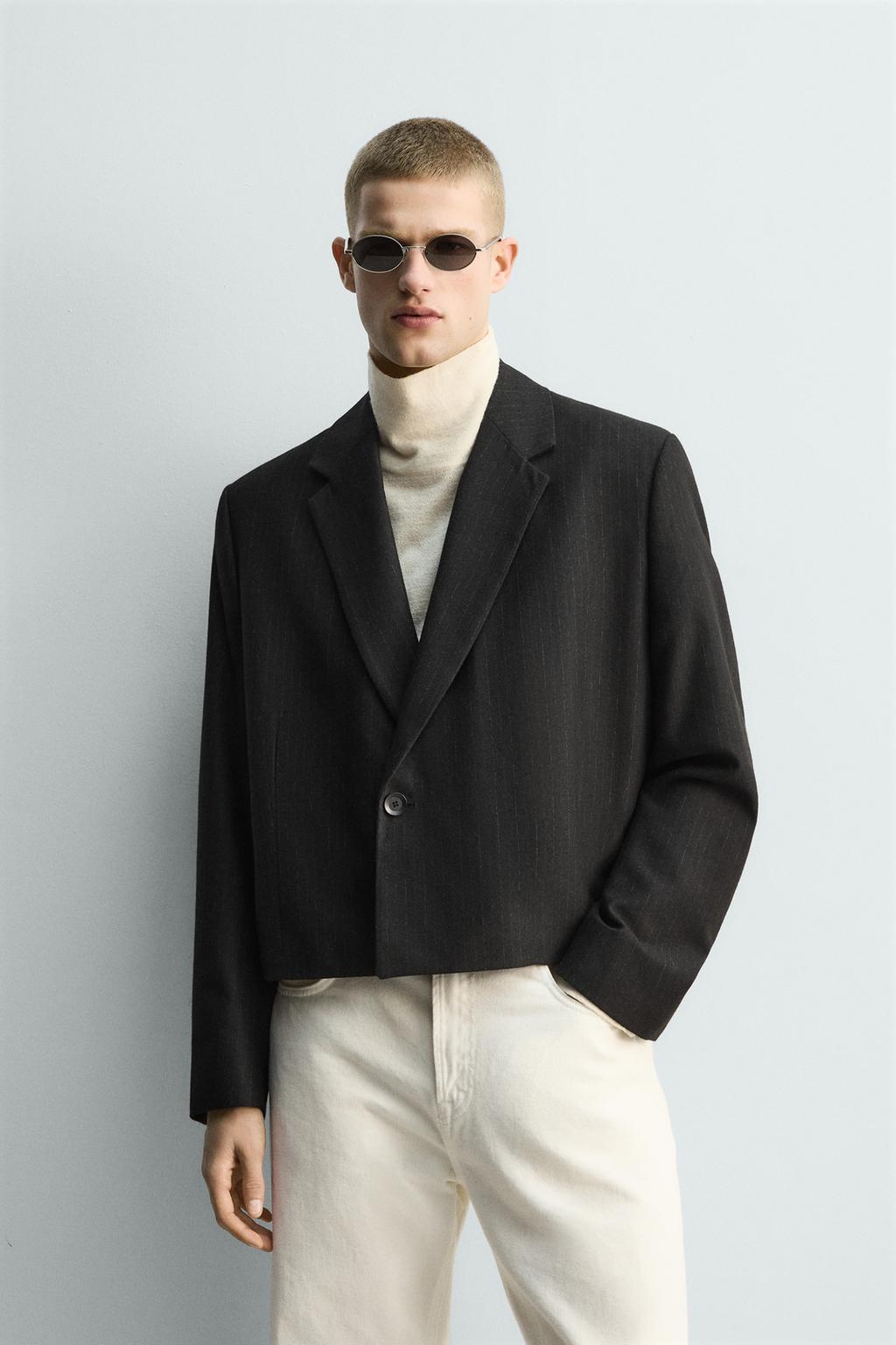 УКОРОЧЕННЫЙ БЛЕЙЗЕР В ТОНКУЮ ПОЛОСКУ