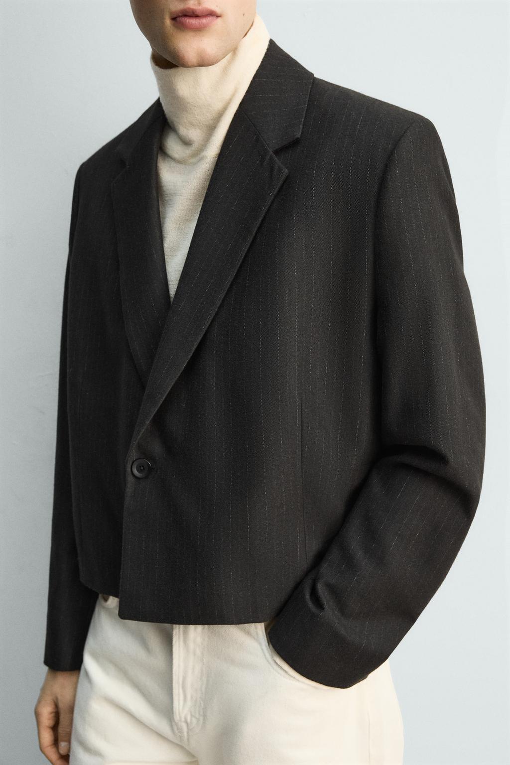 УКОРОЧЕННЫЙ БЛЕЙЗЕР В ТОНКУЮ ПОЛОСКУ