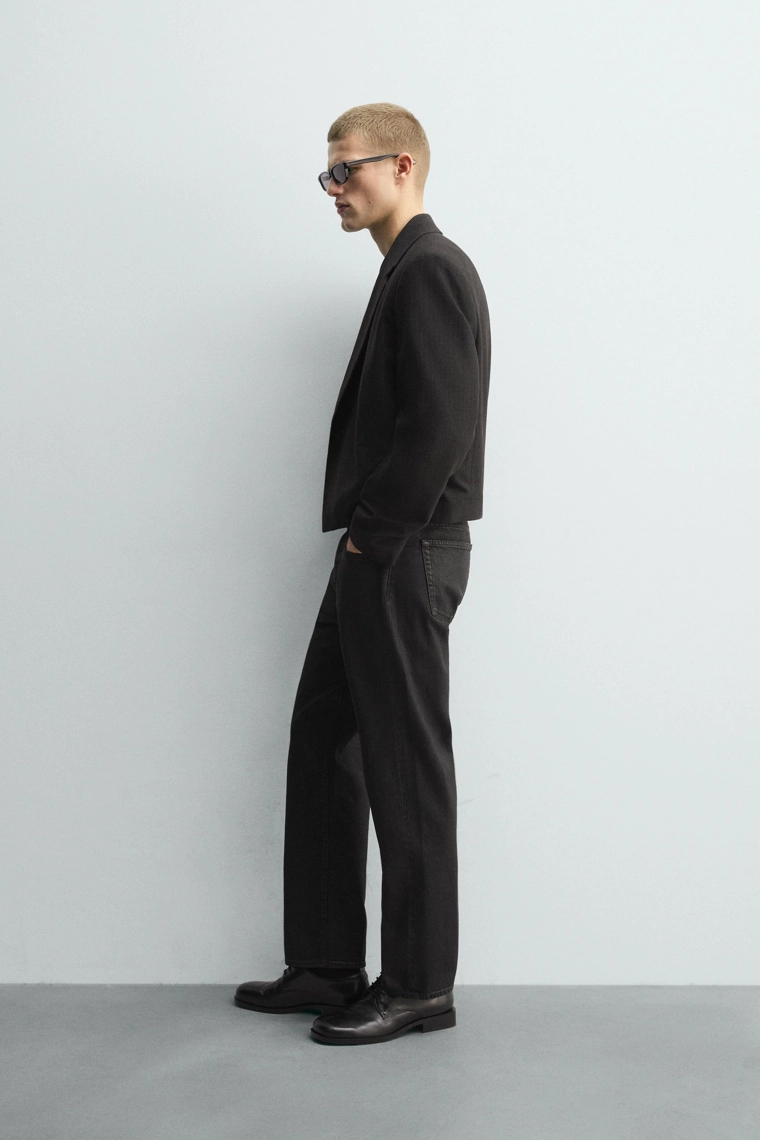 УКОРОЧЕННЫЙ БЛЕЙЗЕР В ТОНКУЮ ПОЛОСКУ