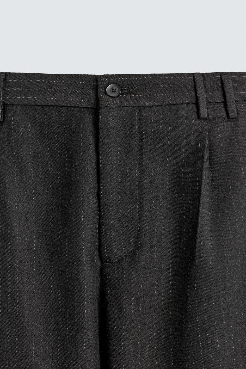 КОСТЮМНЫЕ БРЮКИ В ТОНКУЮ ПОЛОСКУ СО СКЛАДКАМИ