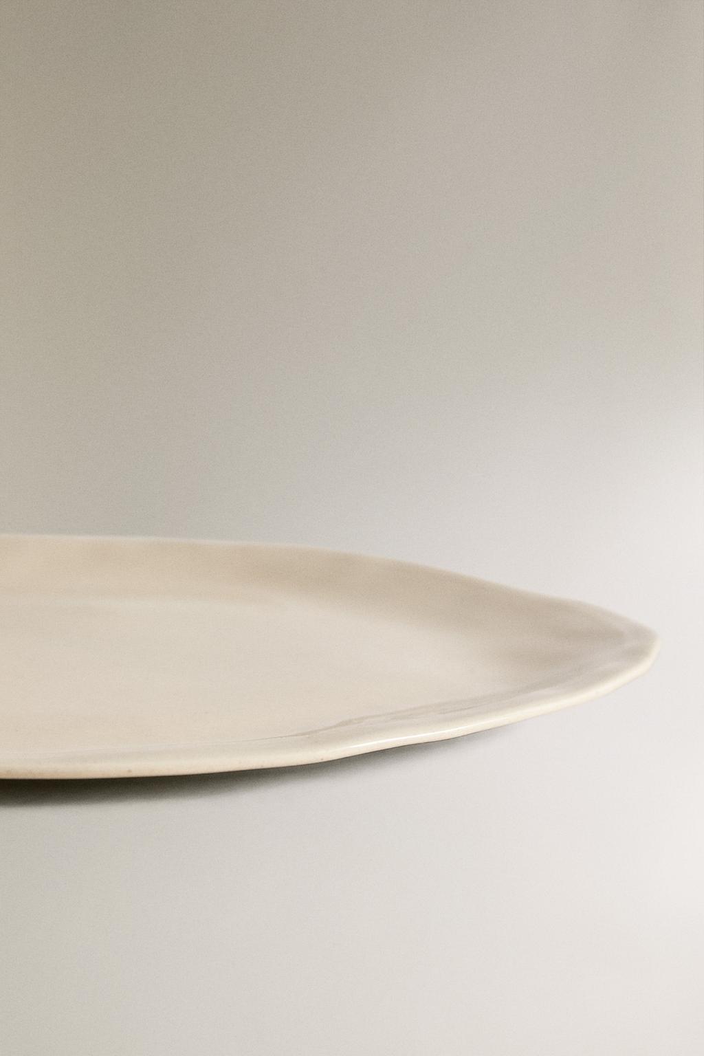 Керамическая обеденная тарелка