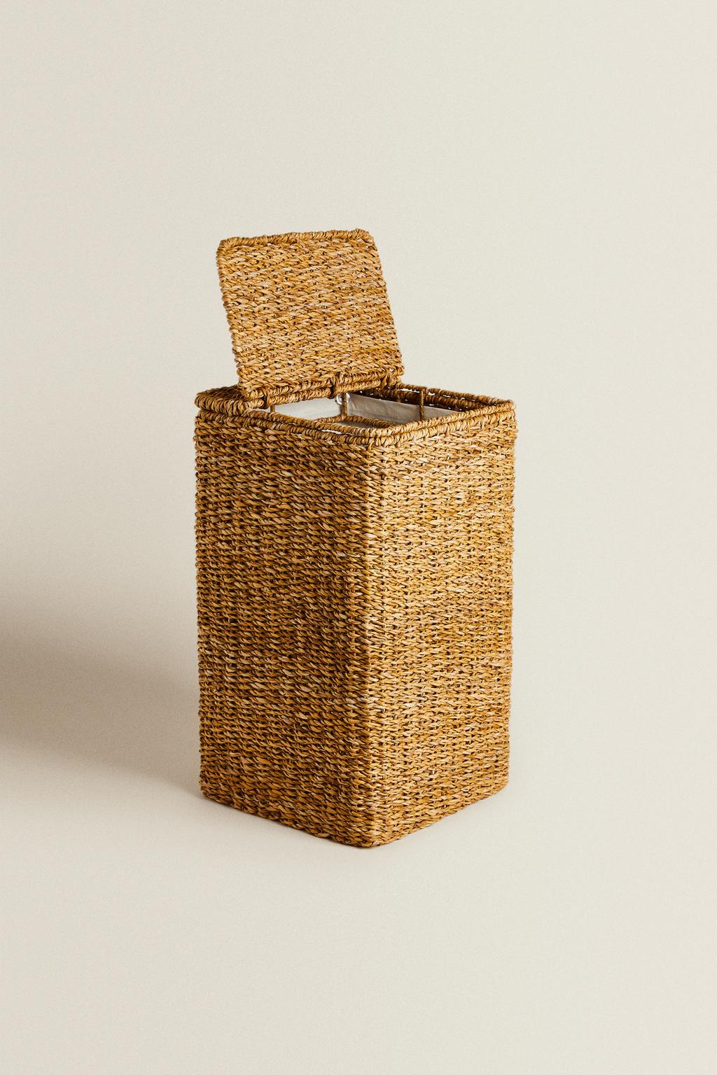 Плетеная корзина для белья