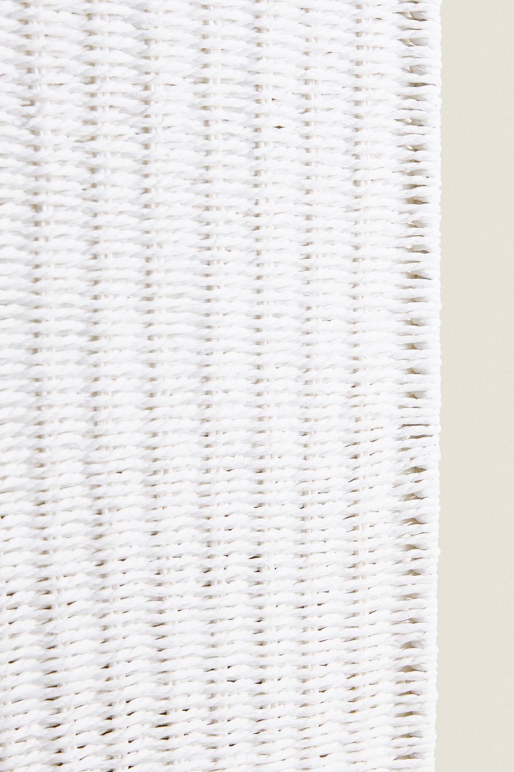 Плетеная корзина для белья с тканевой подкладкой