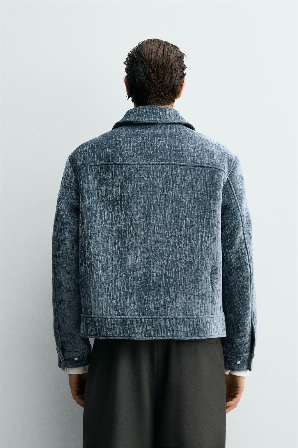 КУРТКА С РЕЛЬЕФНЫМ ФЛОКИРОВАННЫМ ПОКРЫТИЕМ