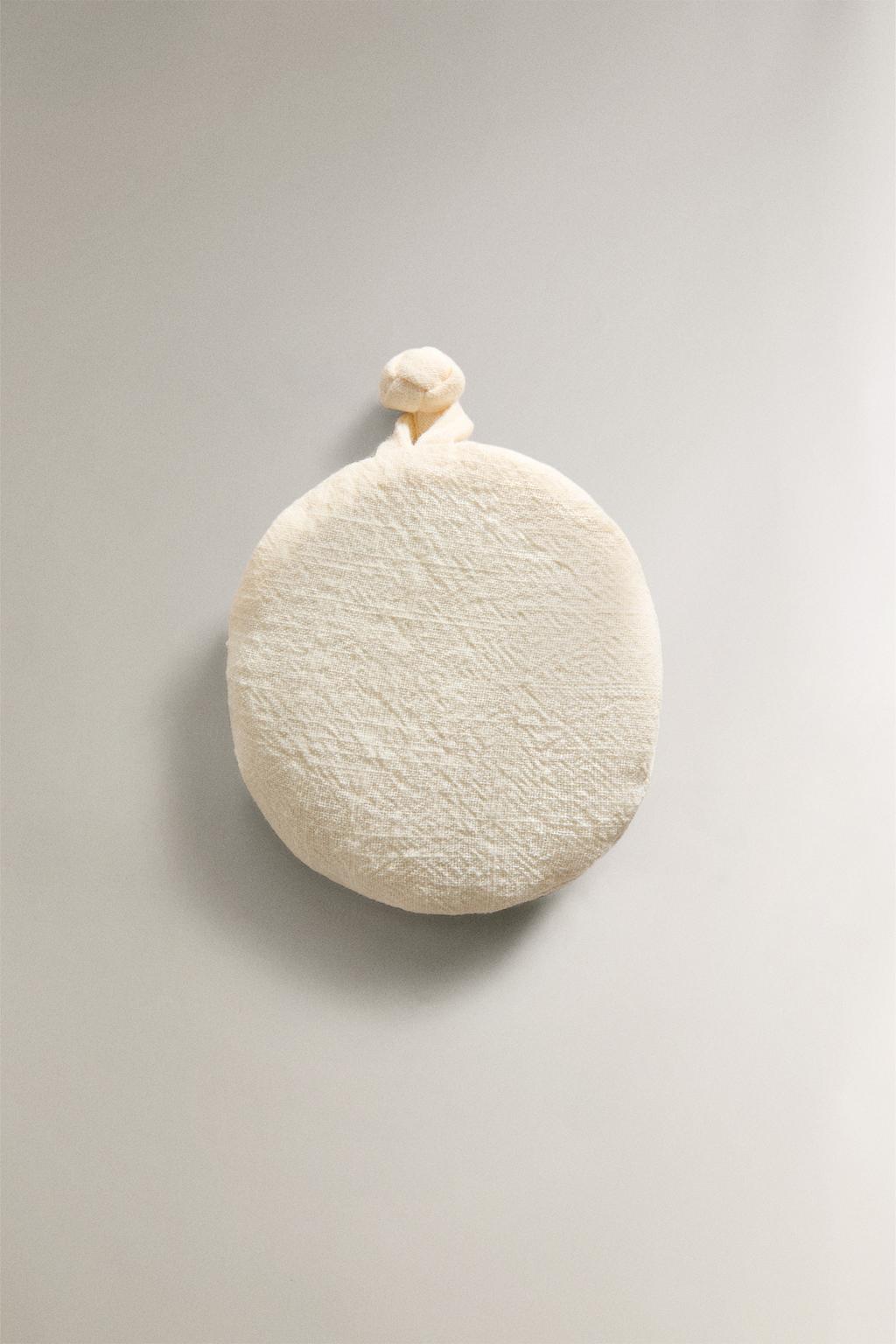 Маленькое зеркало для макияжа