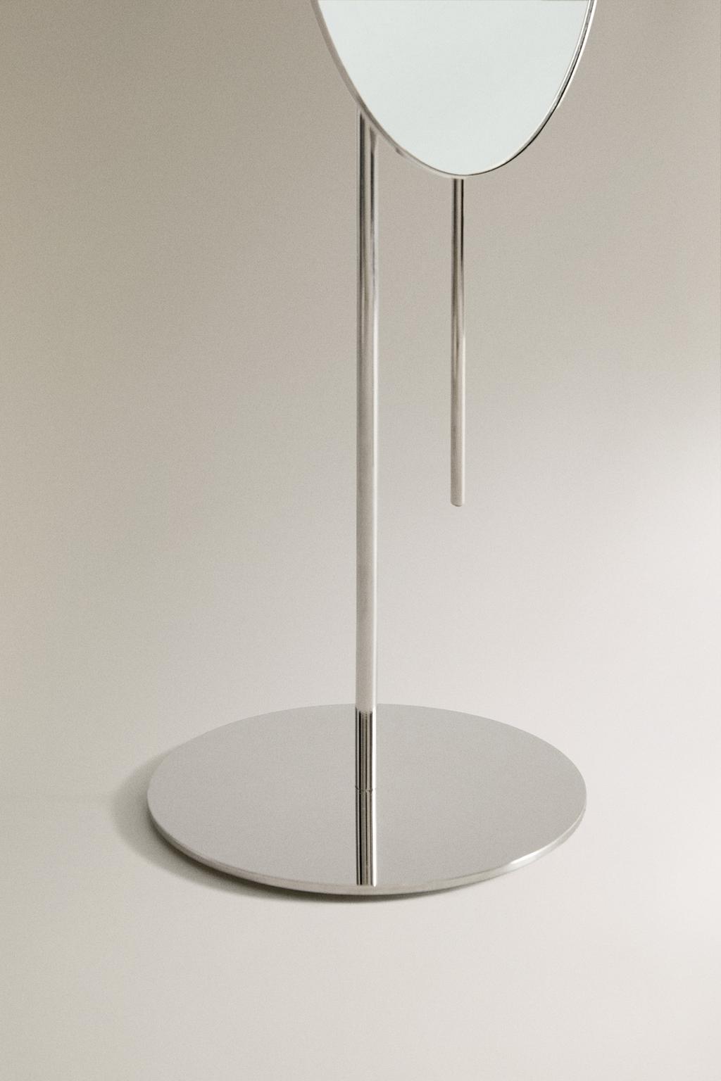 Металлическое увеличивающее зеркало