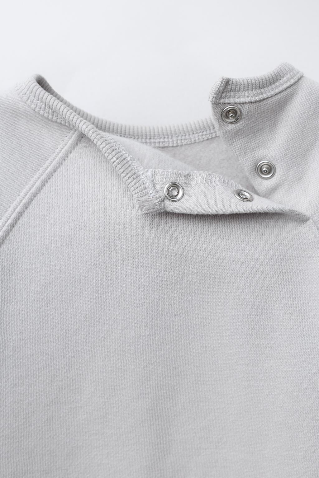 КОМПЛЕКТ ИЗ ТОЛСТОВКИ И БРЮК-ДЖОГГЕРОВ С ВЫШИВКОЙ ПИНГВИНА