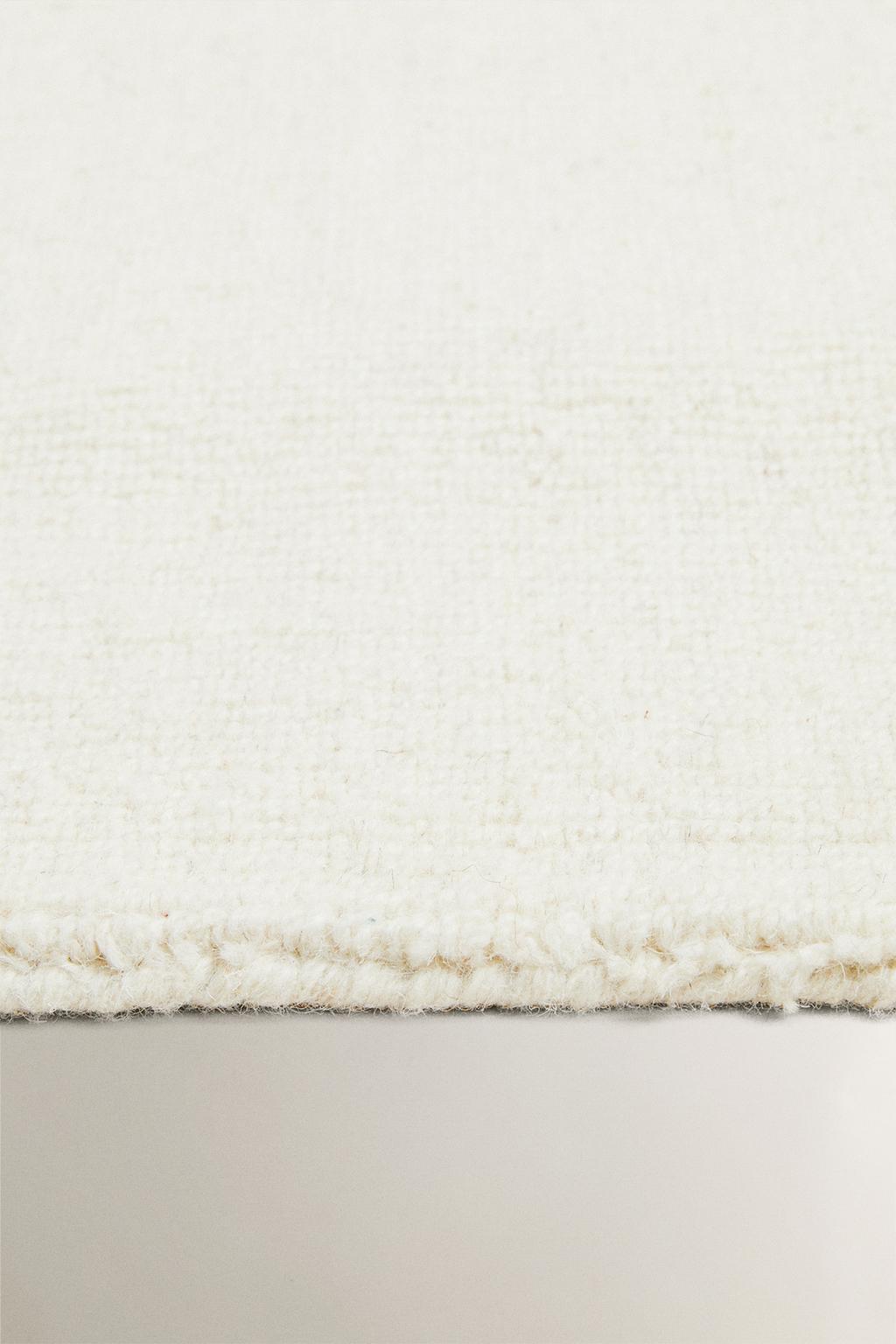 Шерстяной ковер