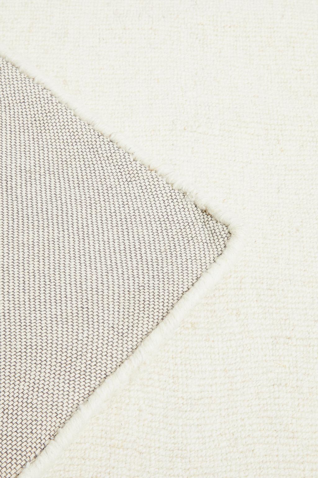 Шерстяной ковер