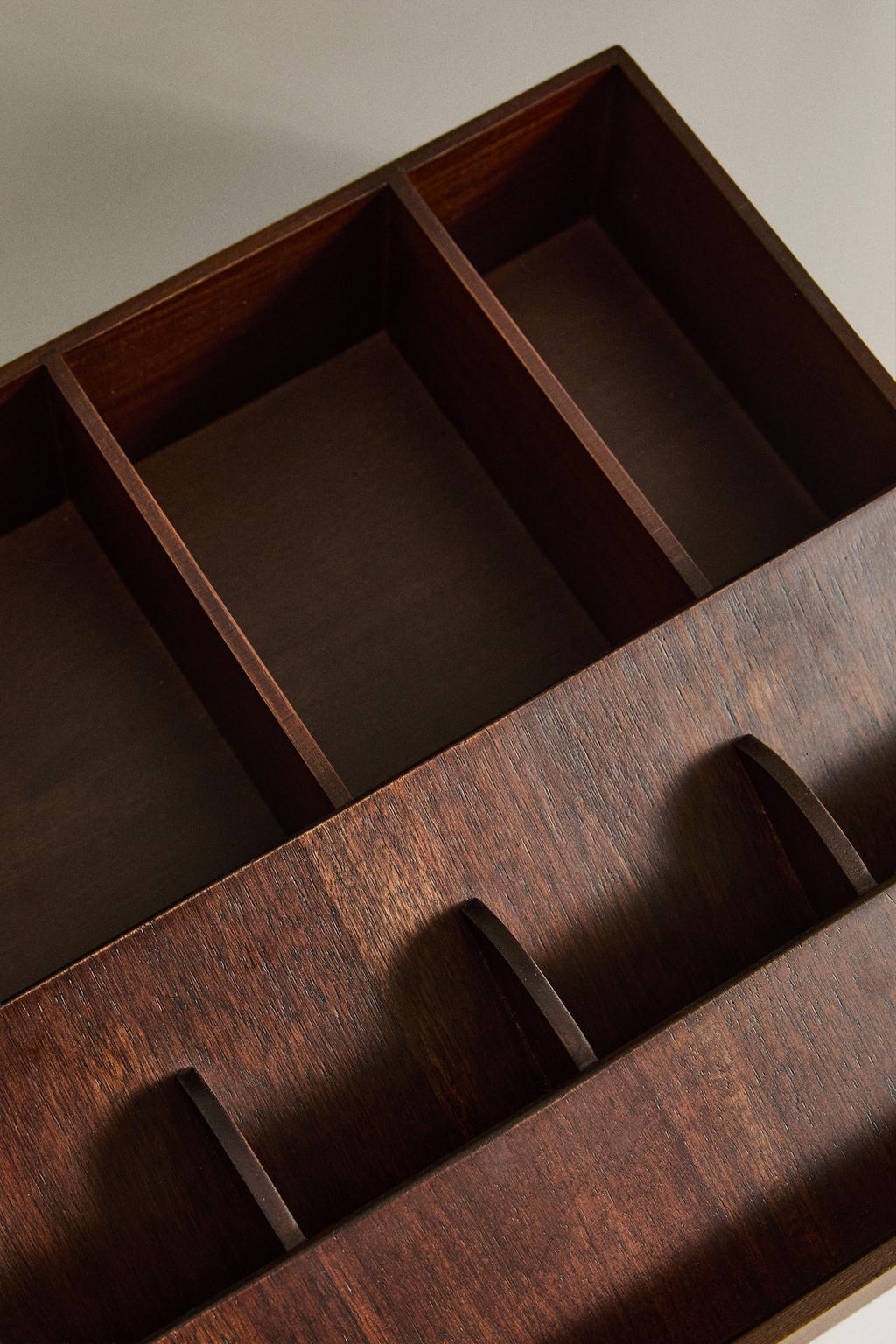 Большой деревянный органайзер для макияжа