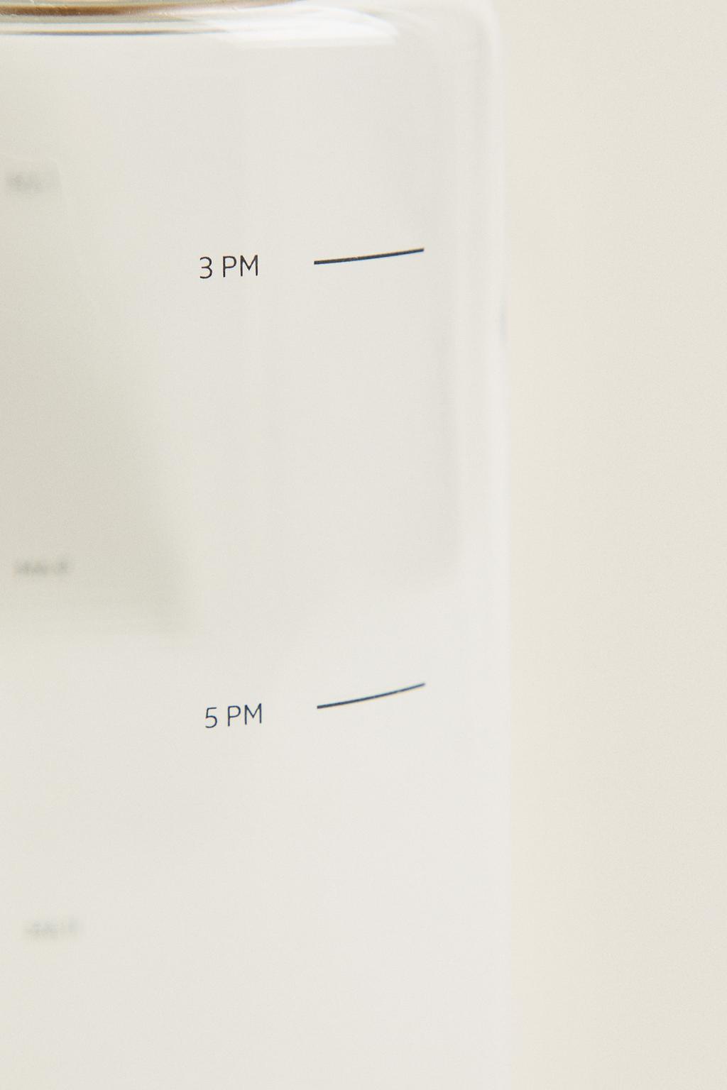 Бутылка из боросиликатного стекла с дубовой крышкой