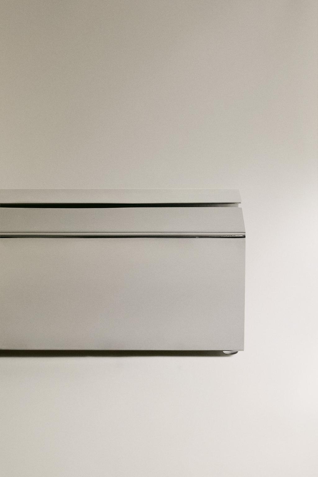 Блестящий металлический кулек для салфеток