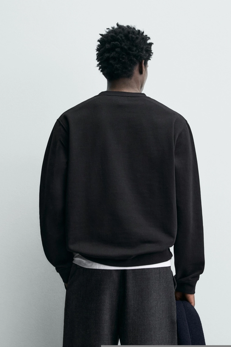 ТОЛСТОВКА КЛАССИЧЕСКОГО КРОЯ С ПРИНТОМ