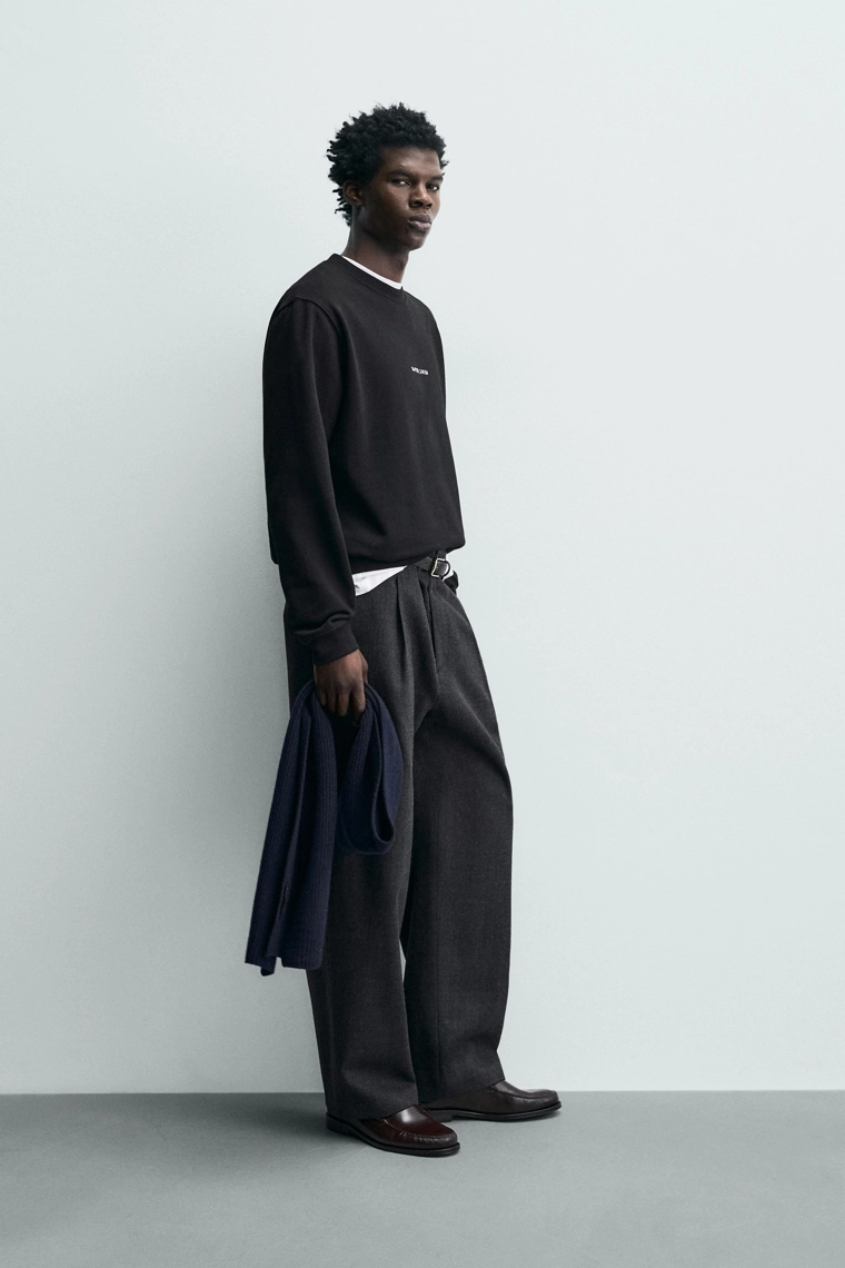 ТОЛСТОВКА КЛАССИЧЕСКОГО КРОЯ С ПРИНТОМ