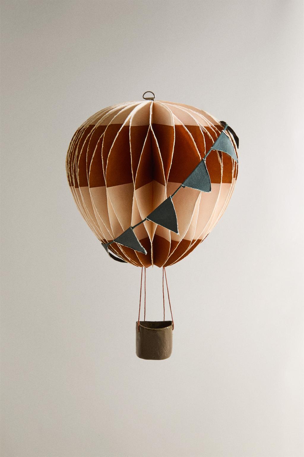 Бумажный декоративный шар на стену (16 см) с разноцветными полосками