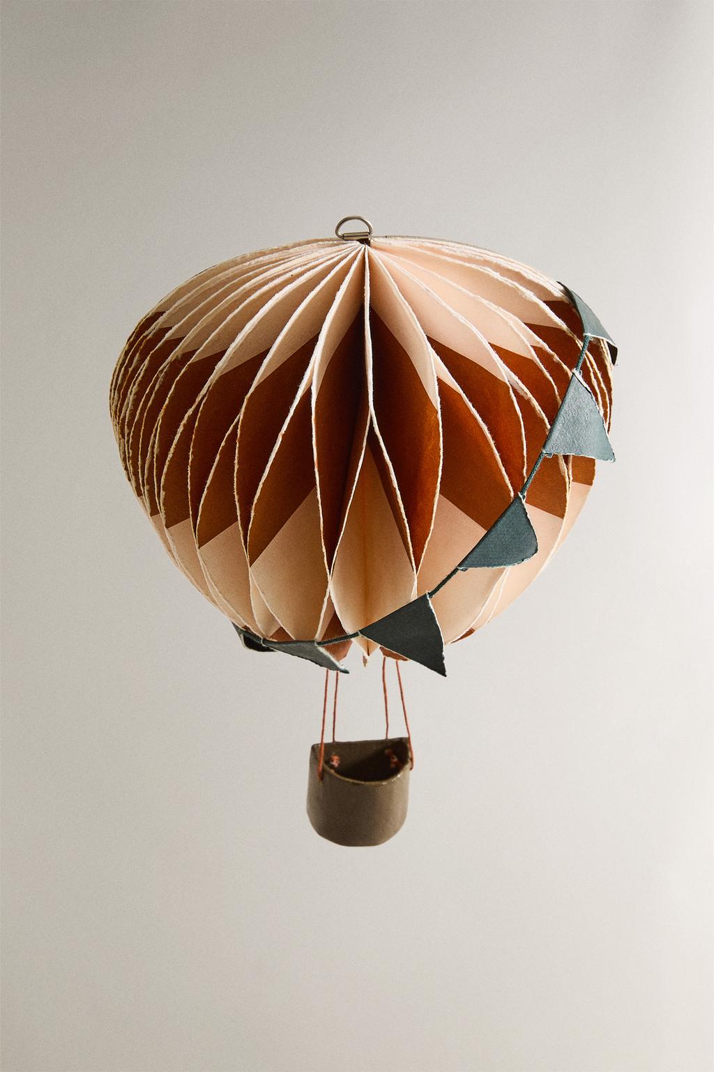 Бумажный декоративный шар на стену (16 см) с разноцветными полосками