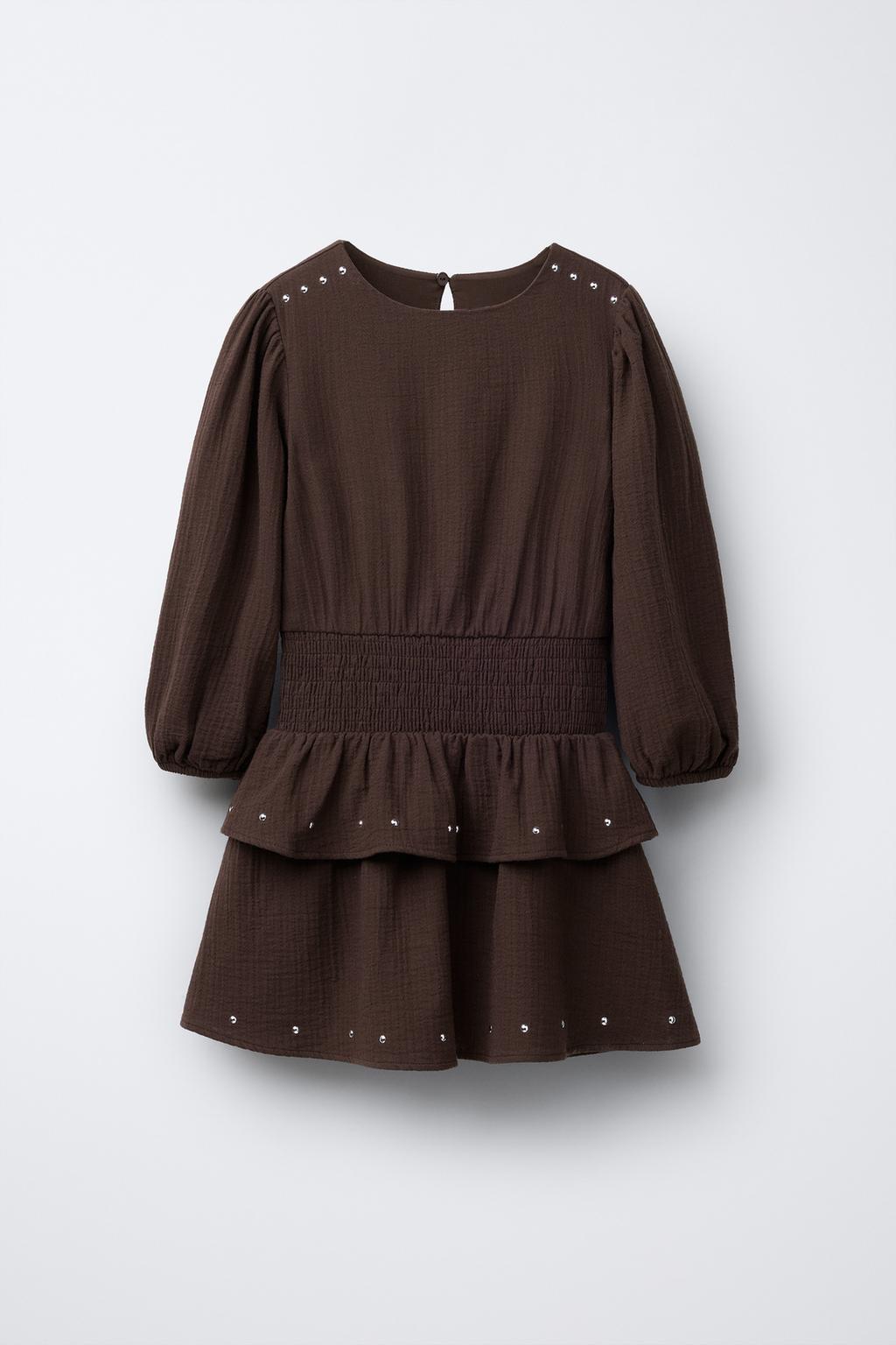 ПЛАТЬЕ С ВОЛАНАМИ И ЗАКЛЕПКАМИ