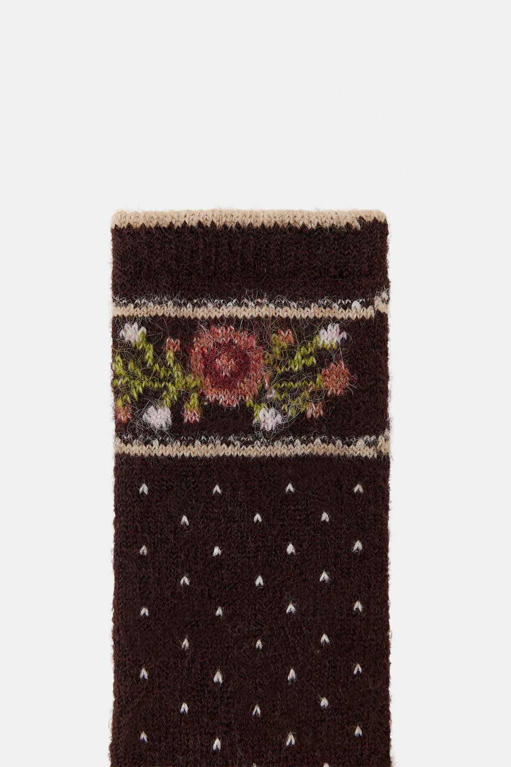 ЖАККАРДОВЫЕ НОСКИ В ГОРОШЕК С ЦВЕТАМИ