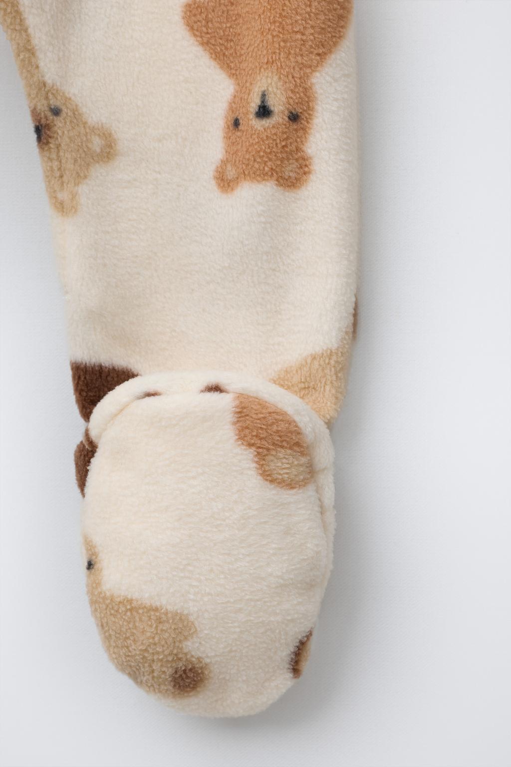 КОМБИНЕЗОН ИЗ ПОЛАРФЛИСА С АНИМАЛИСТИЧЕСКИМ ПРИНТОМ