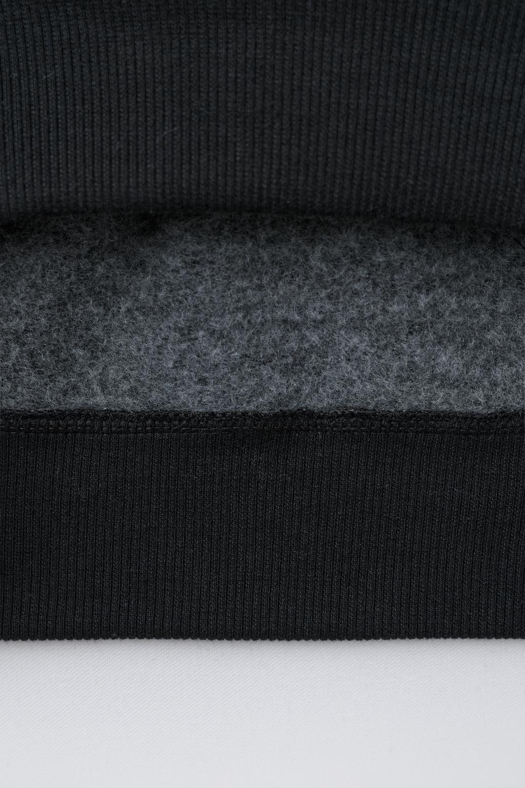 ТОЛСТОВКА С ПРИНТОМ «ГРАФФИТИ»