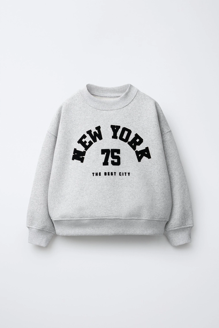 ТОЛСТОВКА С РЕЛЬЕФНОЙ НАДПИСЬЮ