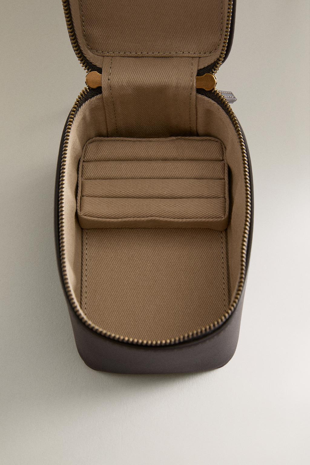 Маленькая кожаная коробка для ювелирных изделий для путешествий