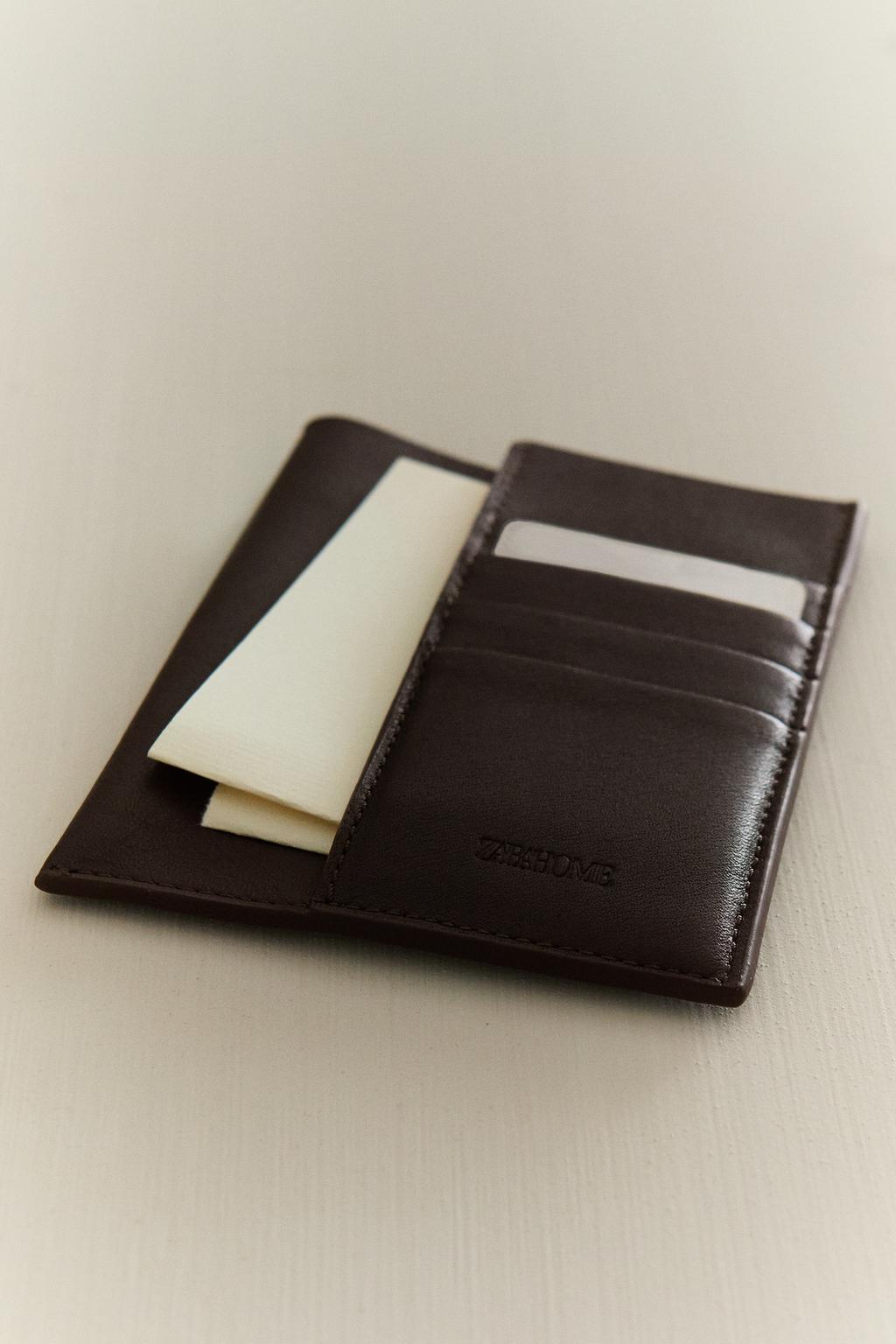 Кожаный держатель документов для путешествий