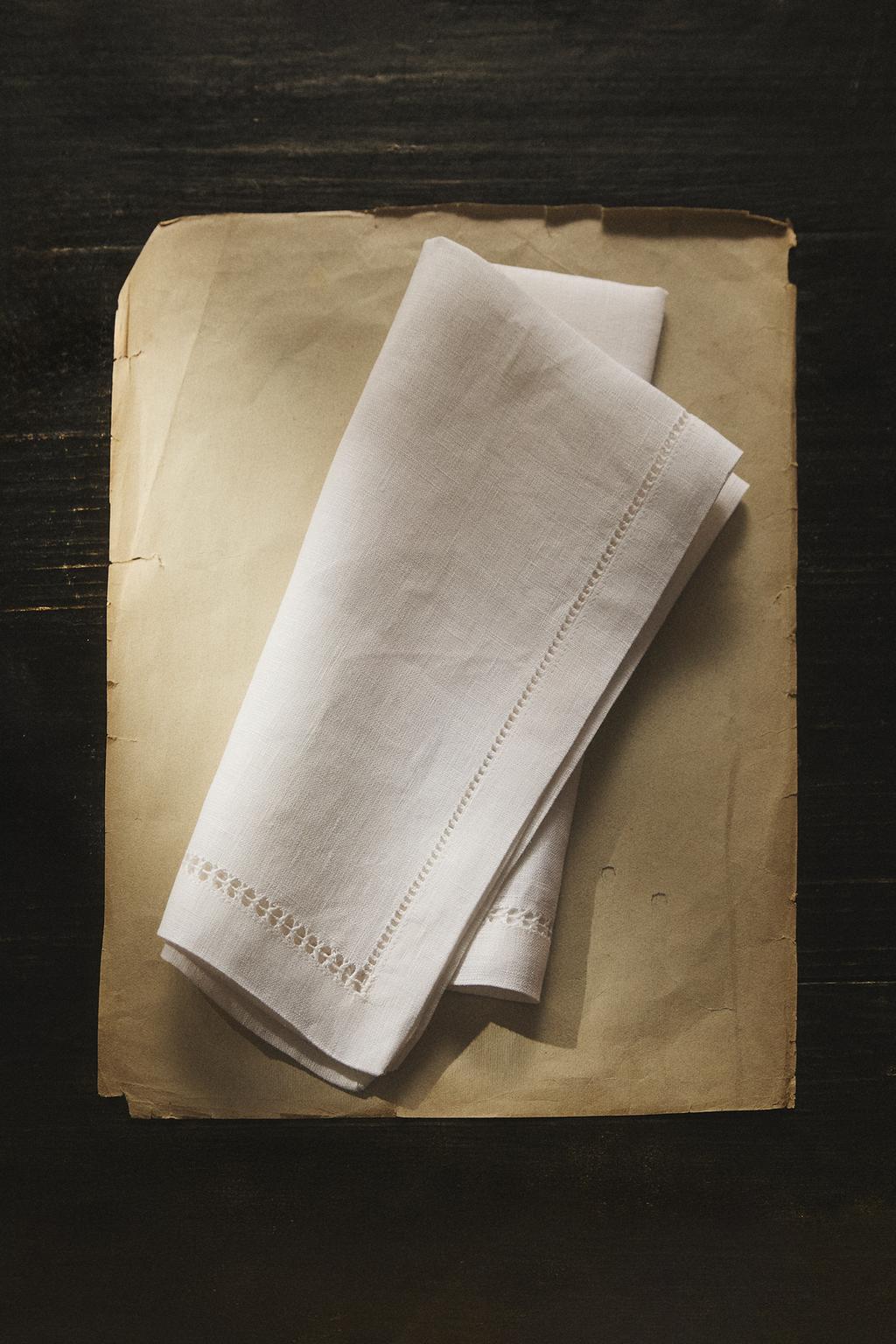 Набор салфеток с вышитым кантом (набор из 2 шт.)