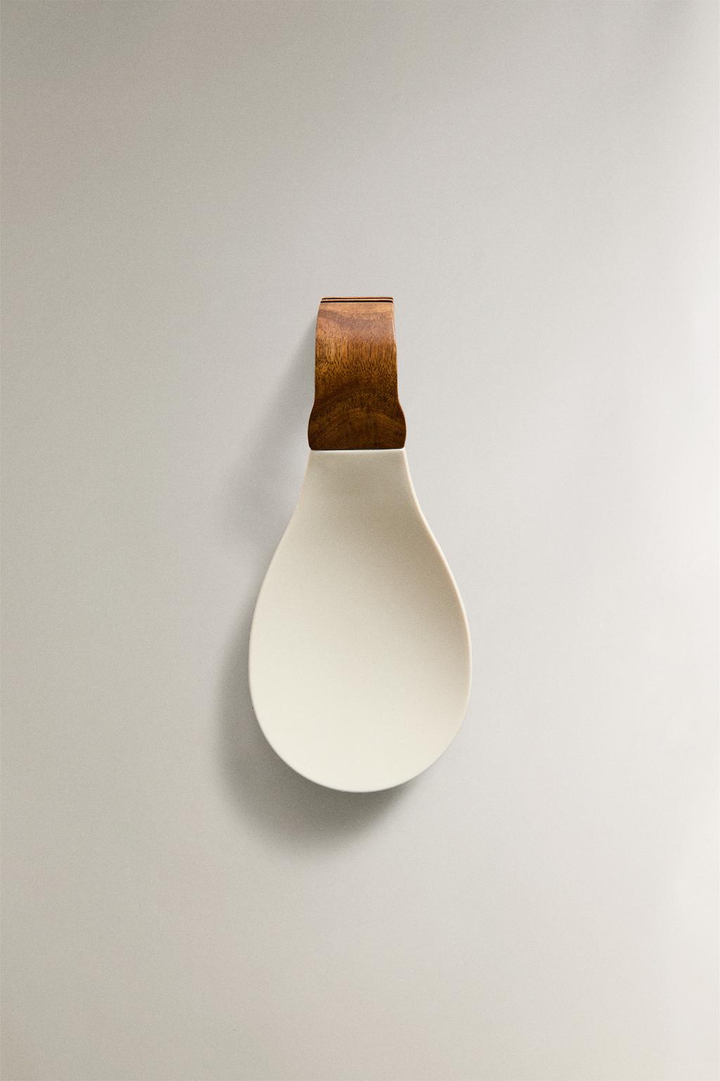 Подставка для ложки из силикона с деревянной ручкой