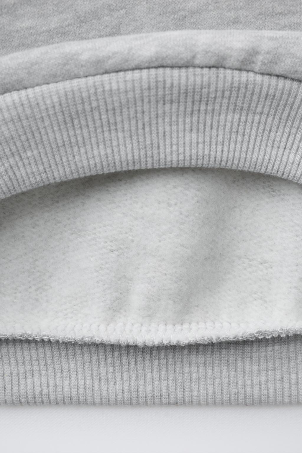 ТОЛСТОВКА С ТЕКСТОВЫМ ПРИНТОМ