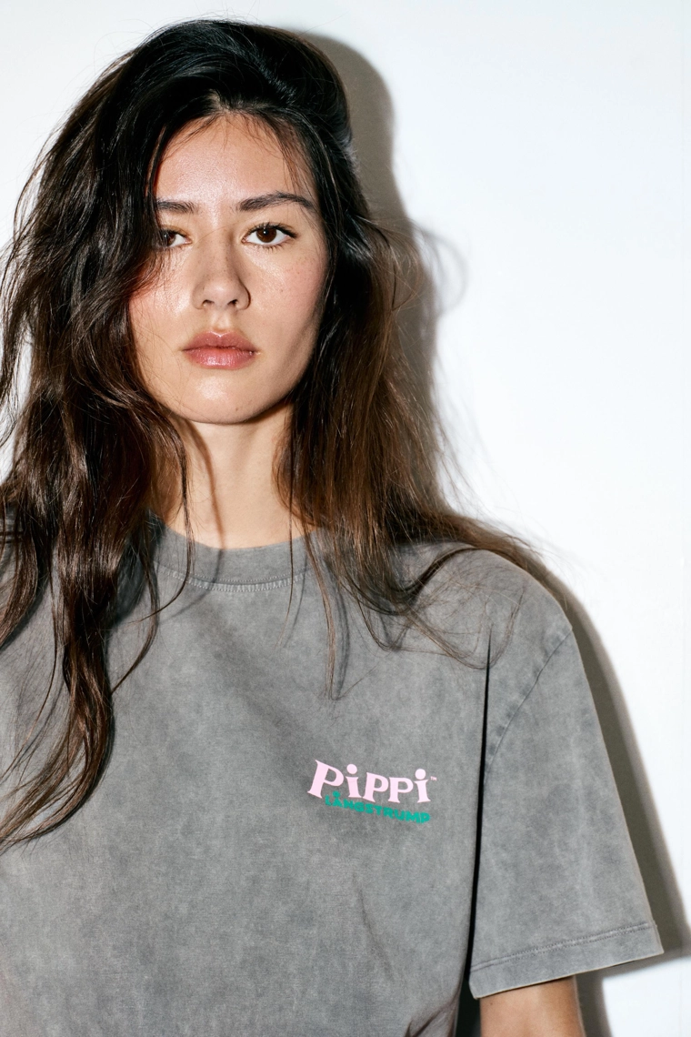 ФУТБОЛКА «ПЕППИ ДЛИННЫЙЧУЛОК™» С ЭФФЕКТОМ ПОТЕРТОСТИ