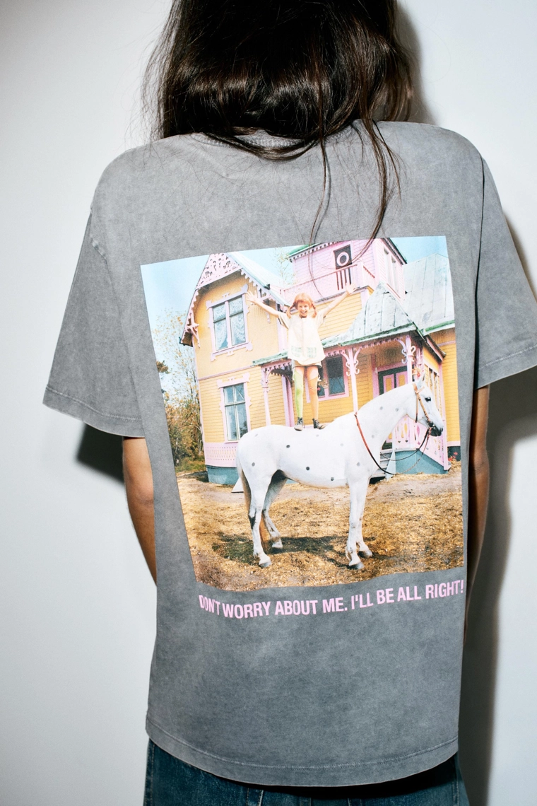 ФУТБОЛКА «ПЕППИ ДЛИННЫЙЧУЛОК™» С ЭФФЕКТОМ ПОТЕРТОСТИ