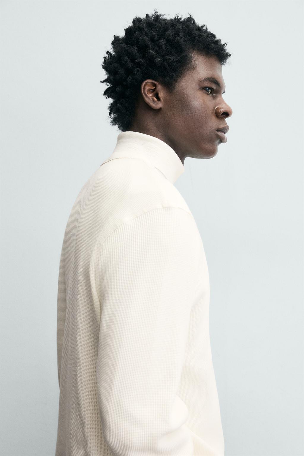 ФУТБОЛКА ИЗ РЕЛЬЕФНОГО ТРИКОТАЖА